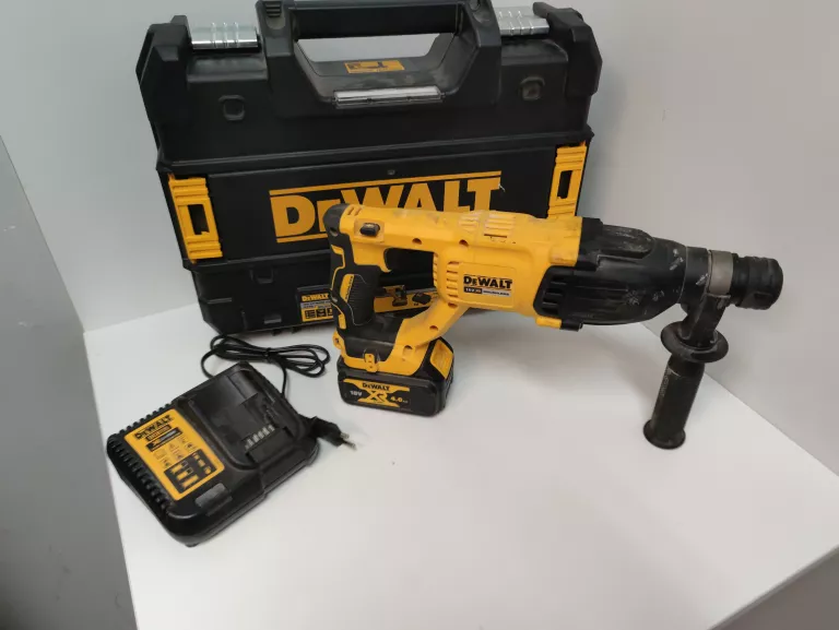 MŁOTOWIERTARKA DEWALT DCH133