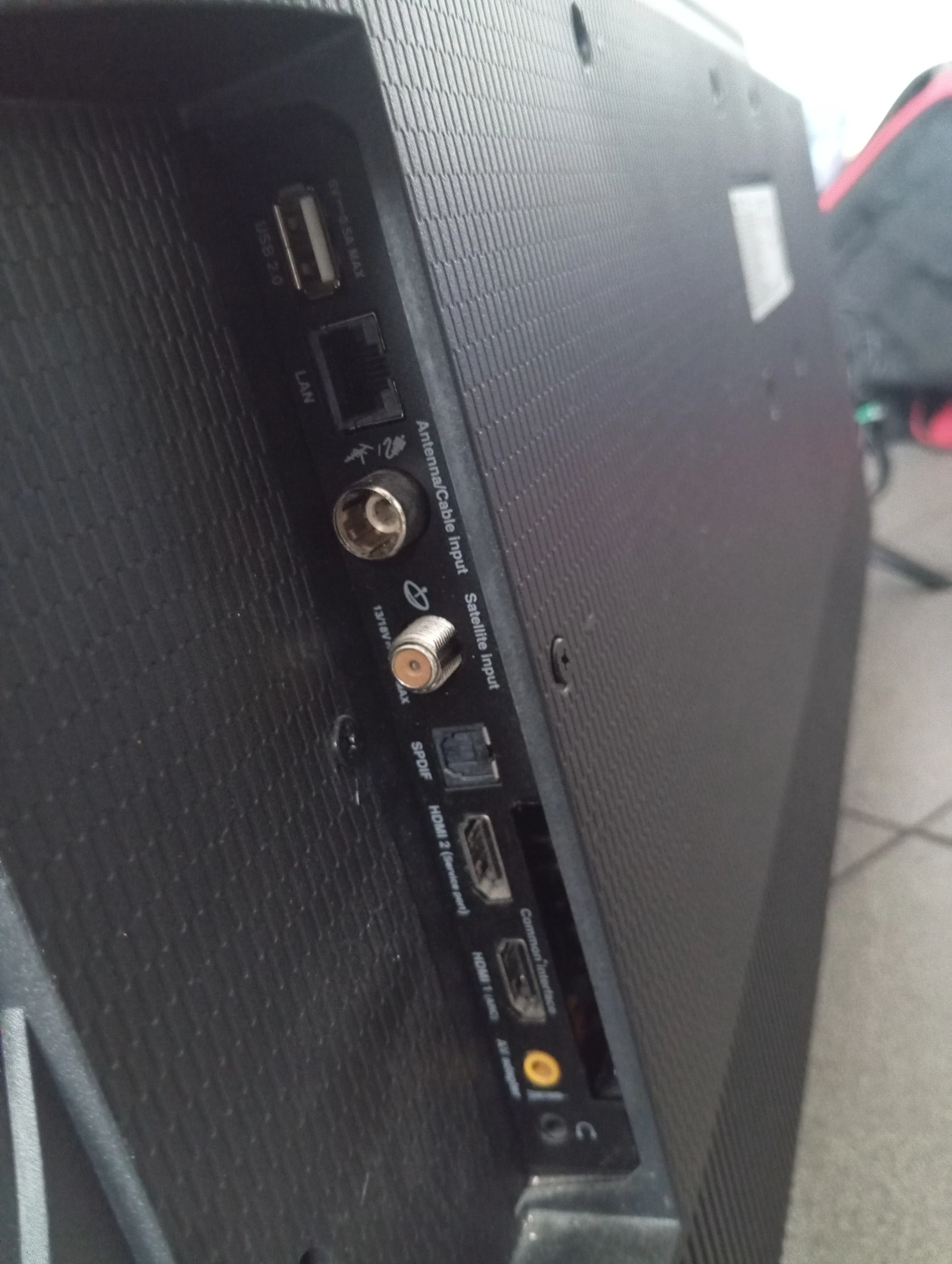 telewizor-40-cali-tcl40es560-stan-11323-2