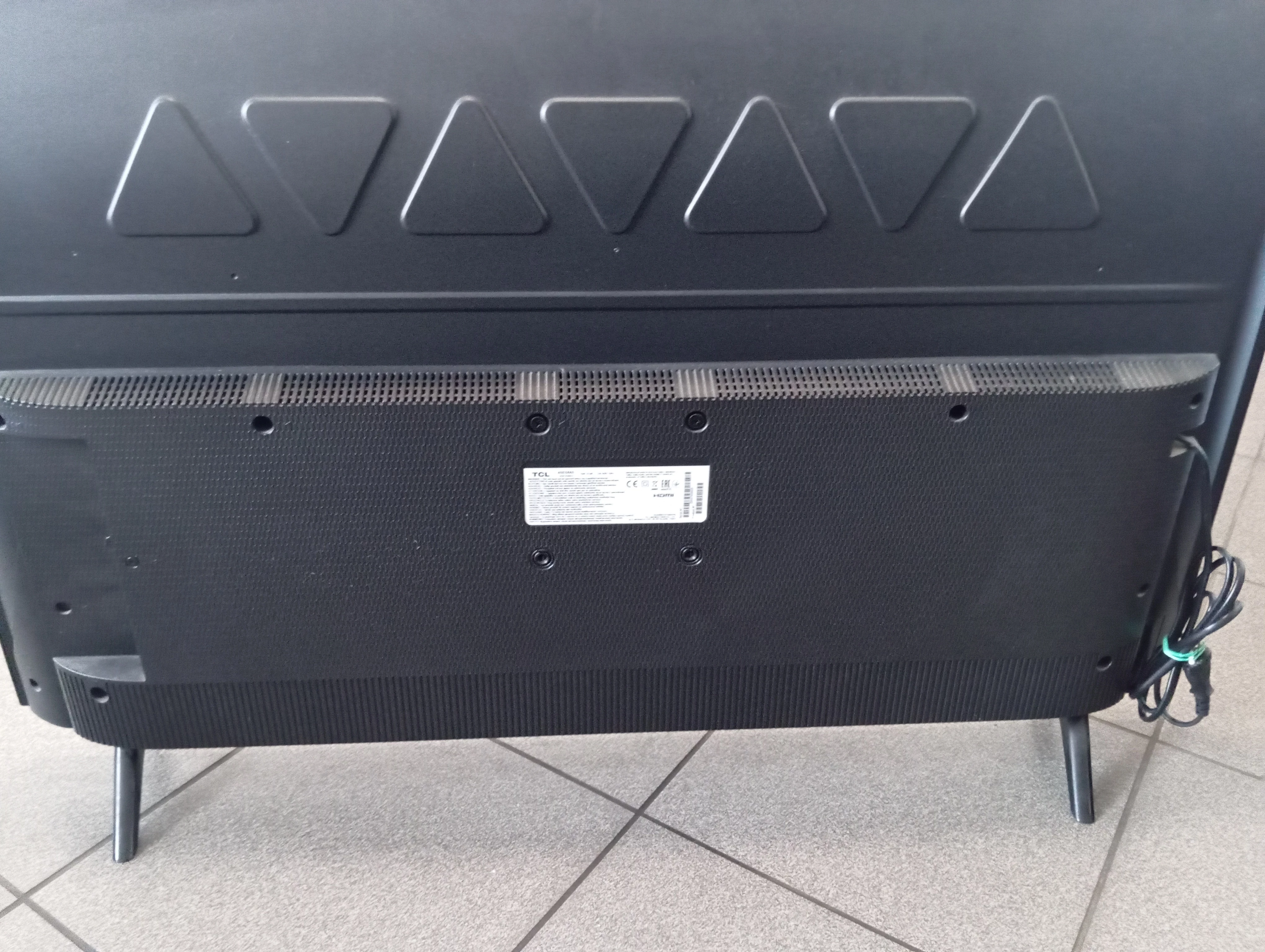 telewizor-40-cali-tcl40es560-przekatna-ekranu-cale-4000