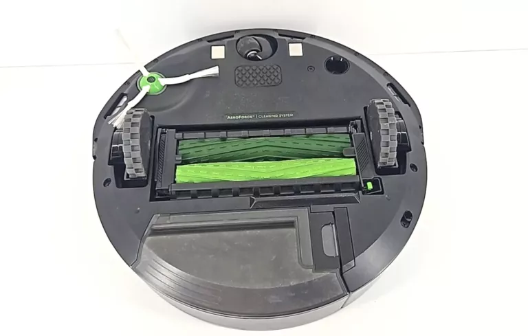 ROBOT SPRZĄTAJĄCY I ROBOT ROOMBA I1