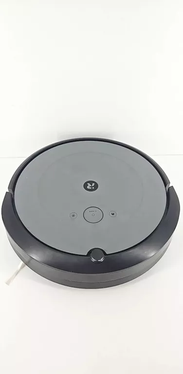 ROBOT SPRZĄTAJĄCY I ROBOT ROOMBA I1