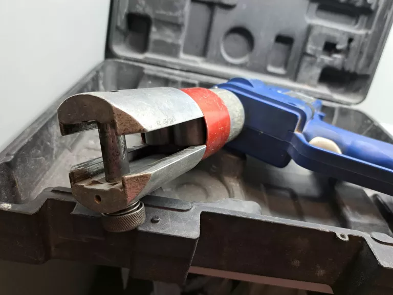 zaciskarka-do-rur-wavin-unp2-szczeka-rems-m22-3-maja-9-lipno