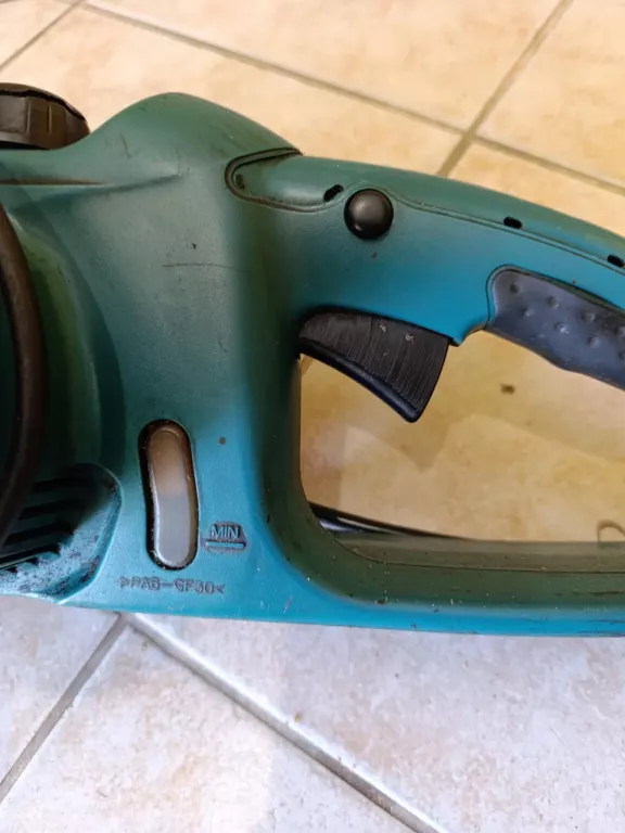 PIŁA MAKITA UC4020A
