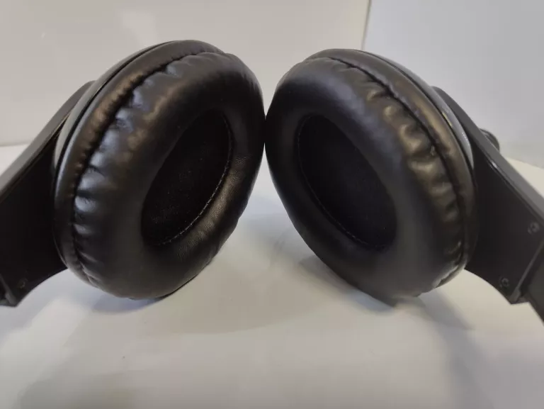 SŁUCHAWKI STUDYJNE WOKÓŁUSZNE SHURE SRH 240A EFS BK PRZEWODOWE