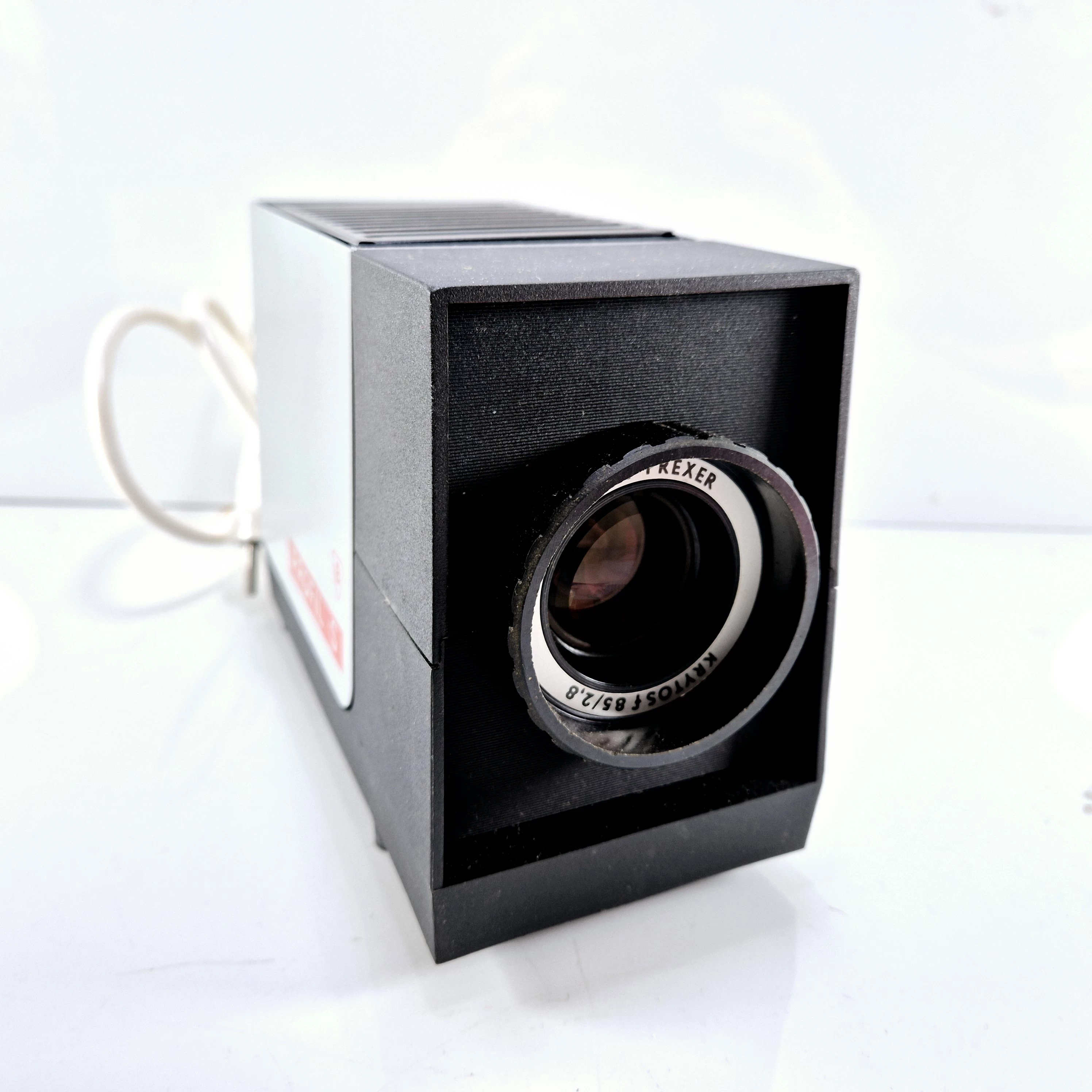 projektor-predom-lzk-prexer-krytos-f8528-retro-glogowska-35a-poznan-ska-x