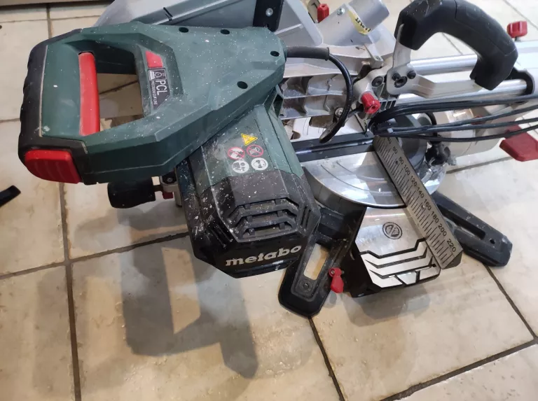 UKOŚNICA METABO KGS254M