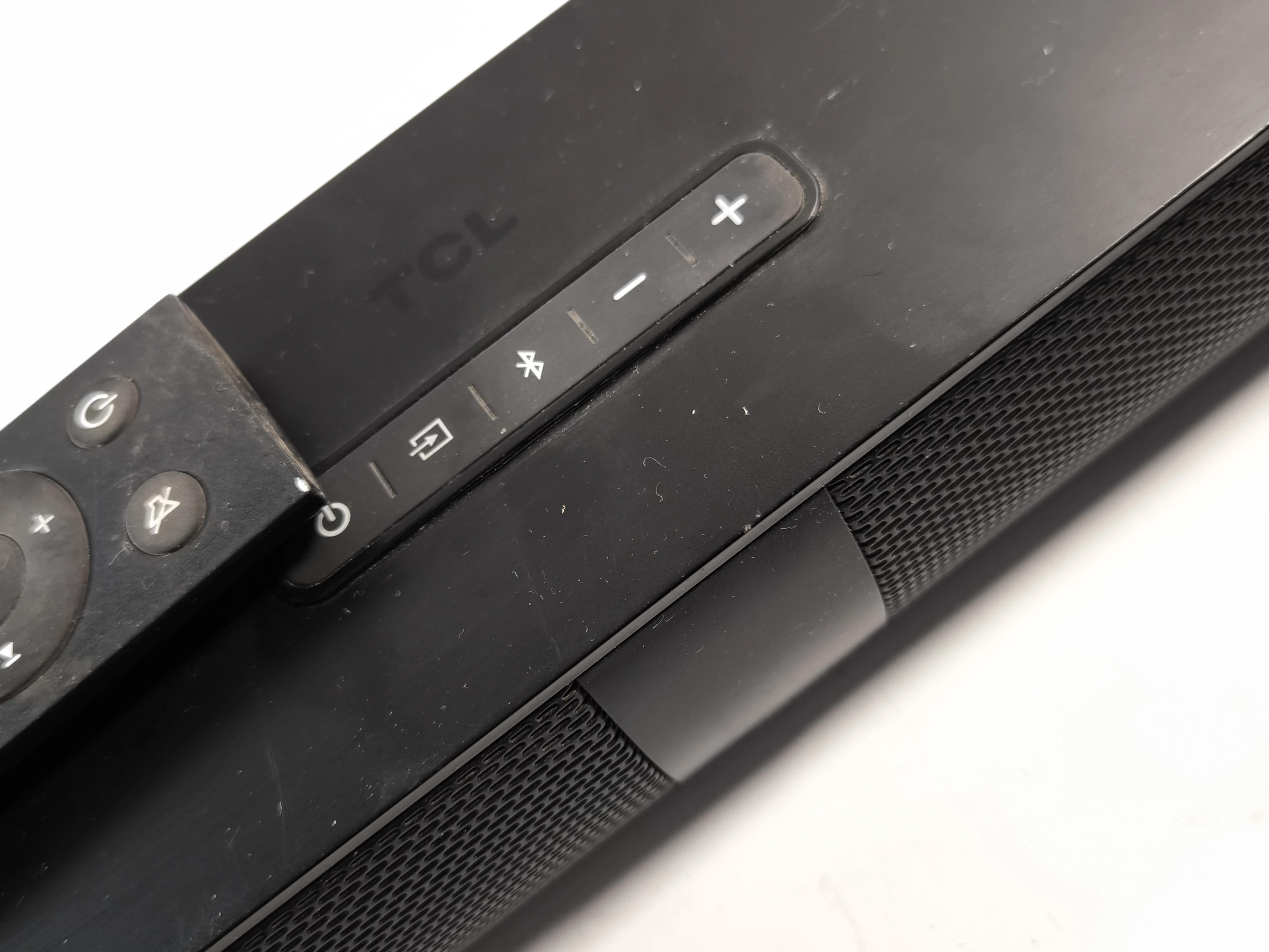 soundbar-tcl-ts7000-pilot-stan-11323-2