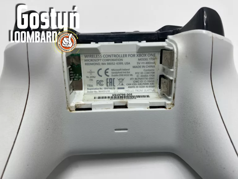 KONSOLA XBOX ONE S 1TB Z PADEM