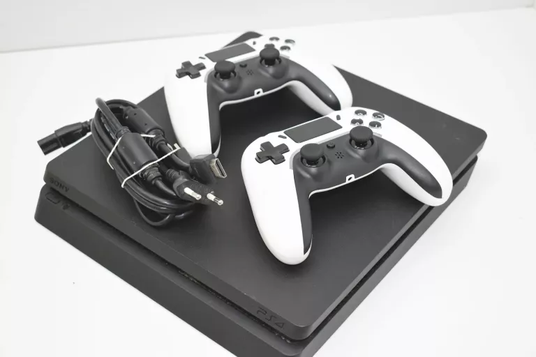 KONSOLA PS4 500GB + 2 PADY