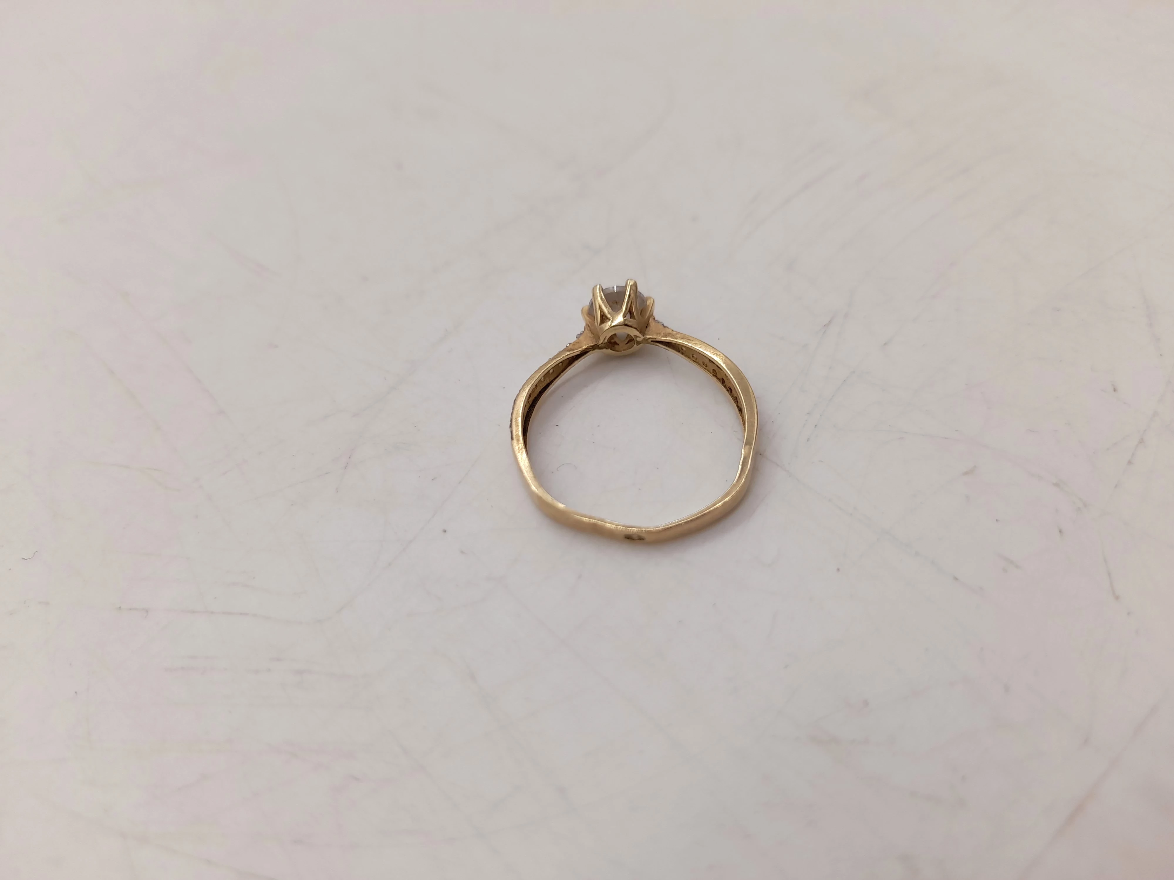 zloty-pierscionek-172-585-ean-gtin-00000000