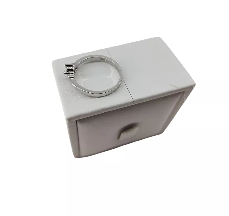 ŚLICZNY SREBRNY PIERŚCIONEK R: 16 W: 1,79G