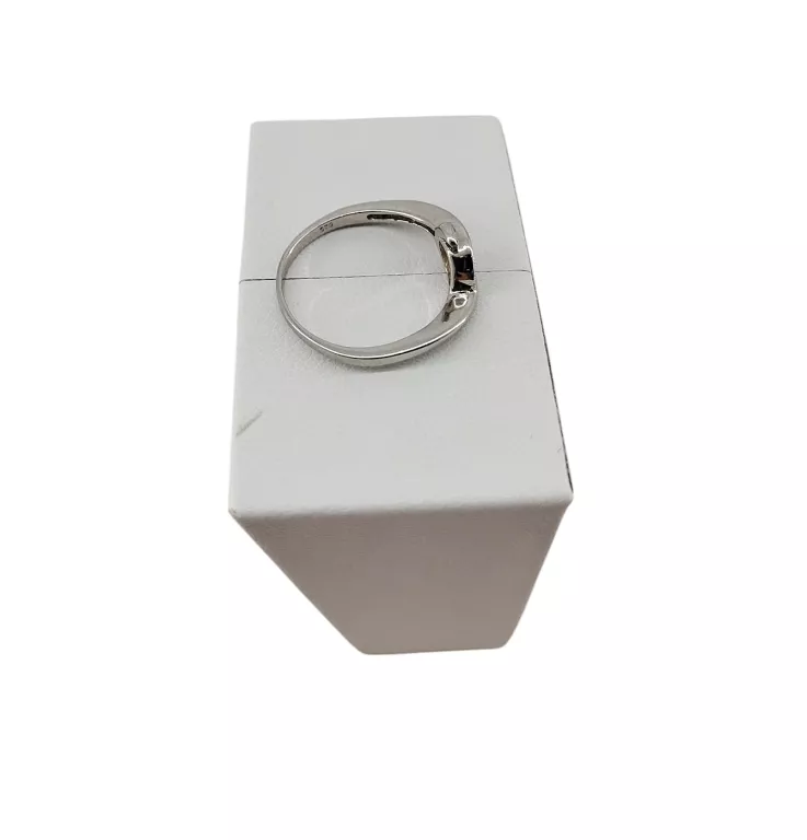 SREBRNY PIERŚCIONEK R: 14 W: 1,80G