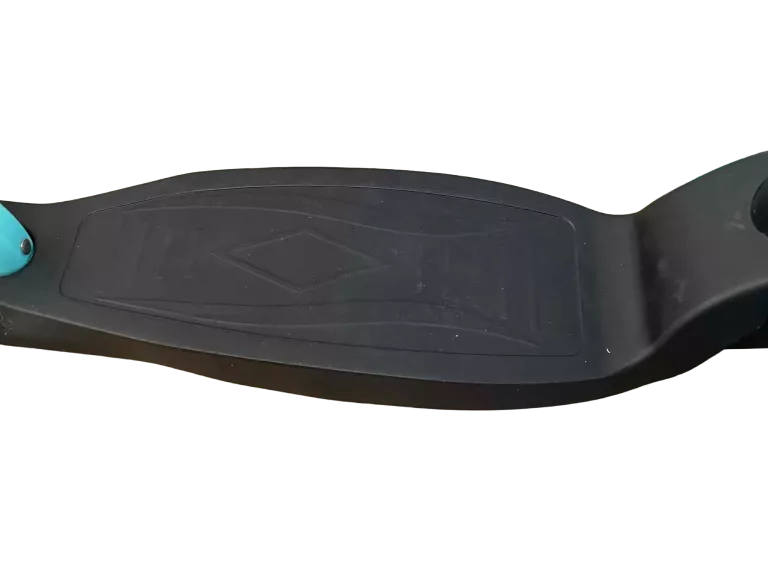 HULAJNOGA LED PLAYGROUND SCOOTER TRÓJKOŁOWA 3 KOŁA