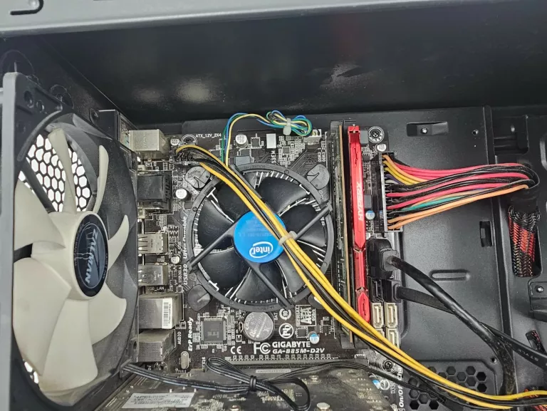 KOMPUTER STACJONARNY INTEL CORE I3-4160 8GB RAM 512GB SSD MSI GTX 750 TI