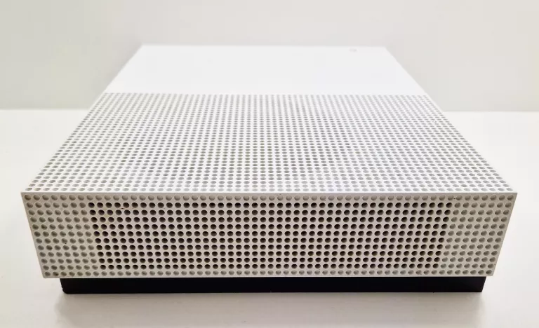 KONSOLA  XBOX ONE S 500 GB + PAD + GRY