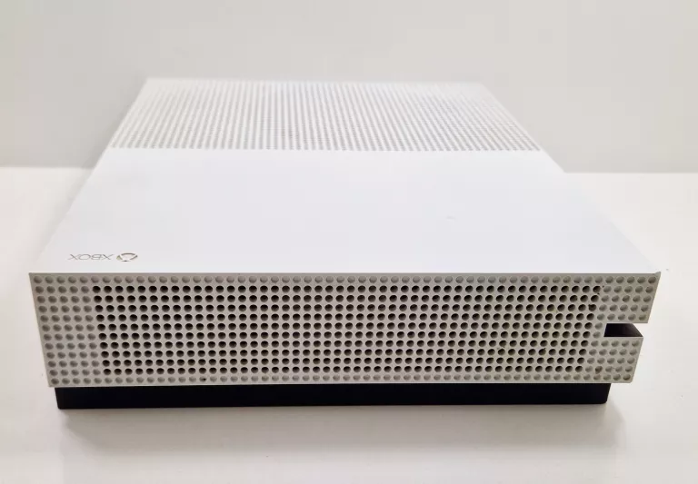 KONSOLA  XBOX ONE S 500 GB + PAD + GRY