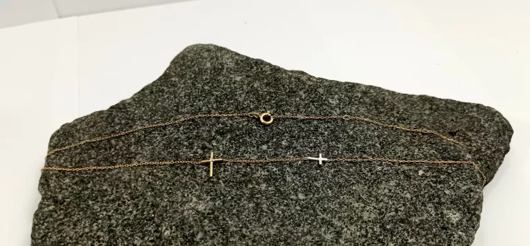 ZŁOTY ŁAŃCUSZEK Z KRZYŻYKAMI I BRYLANTEM W:1,31G 0,005CT D:46CM P:375
