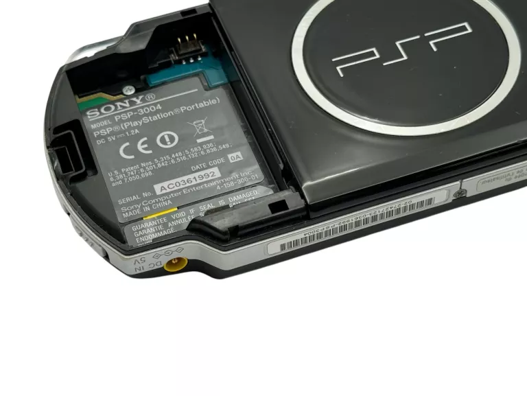 KONSOLA SONY PLAYSTATION PORTABLE SLIM PSP-3004 PIANO BLACK + 2X GRA