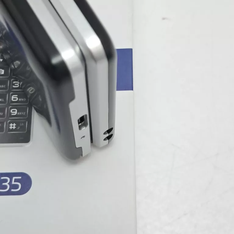 TELEFON MAXCOM MM835