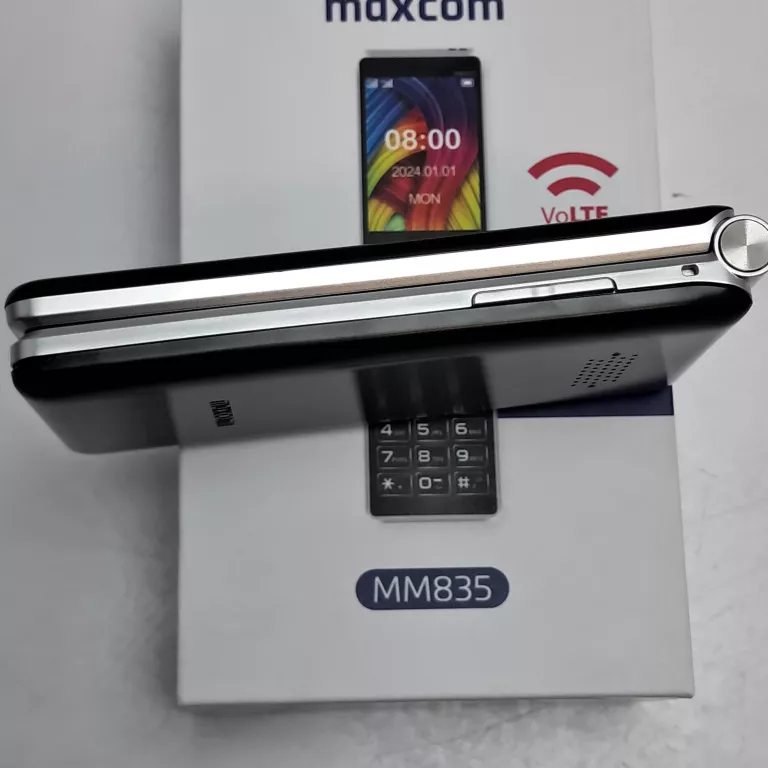 TELEFON MAXCOM MM835