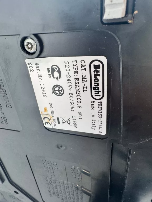 EKSPRES DELONGHI ESAM 3000.B MAGNIFICA 1450W