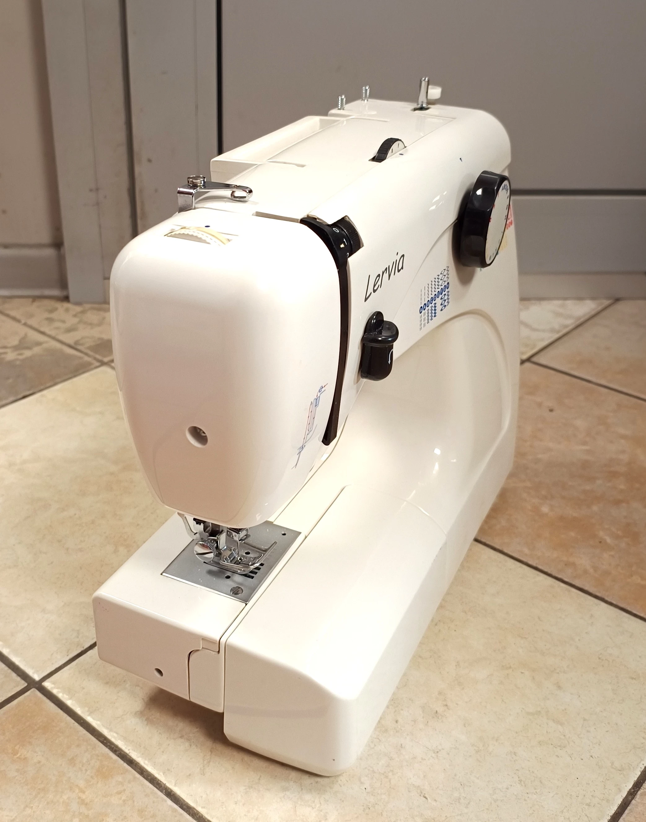 maszyna-do-szycia-lervia-564-komplet-model-564
