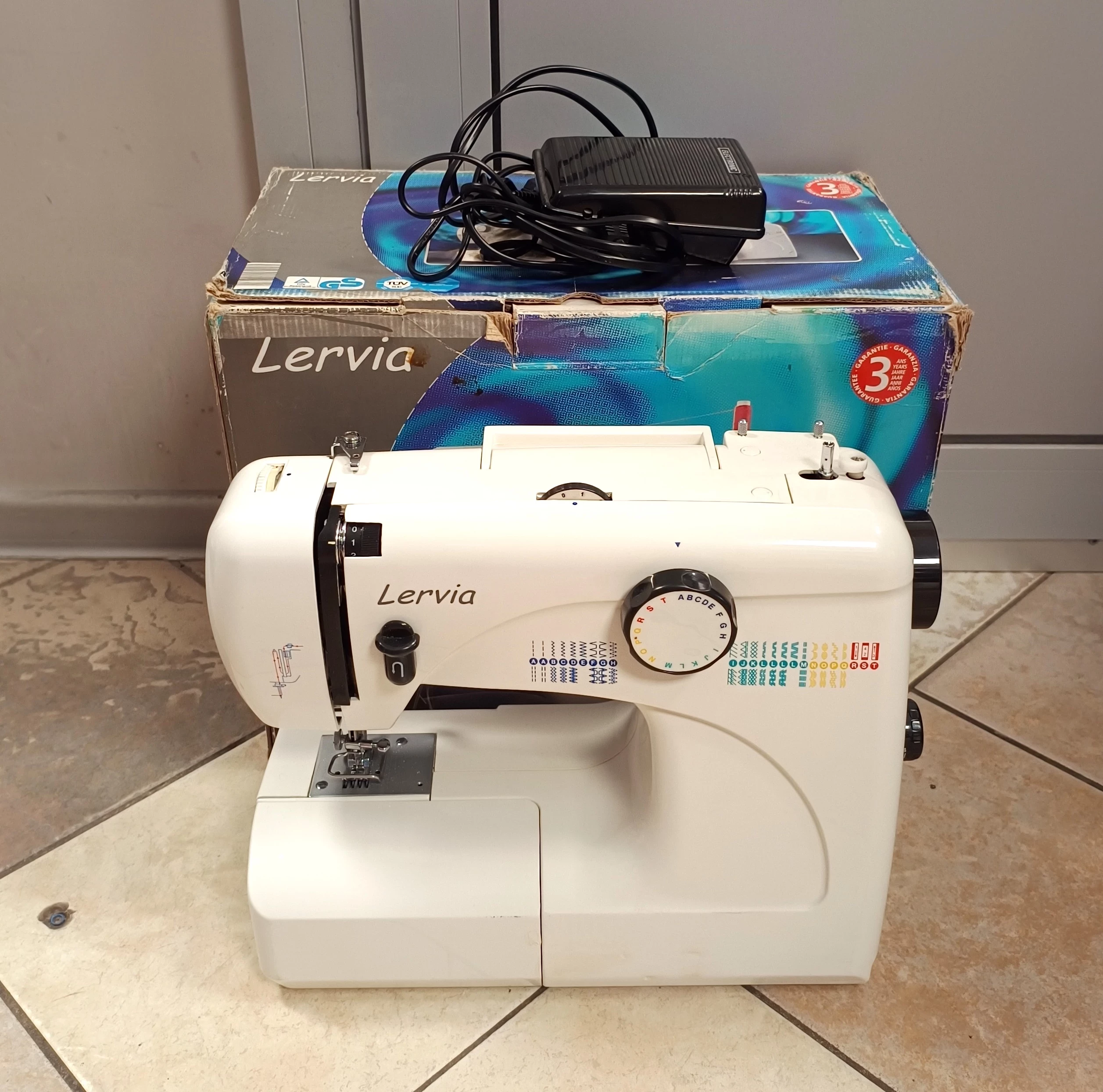 maszyna-do-szycia-lervia-564-komplet-aleja-jana-pawla-ii-9b-reda