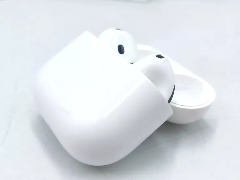 SŁUCHAWKI AIRPODS 4
