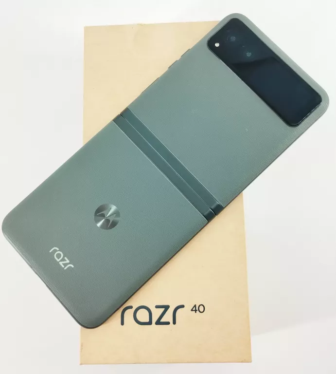 MOTOROLA RAZR 40 8 / 256GB + PUDEŁKO