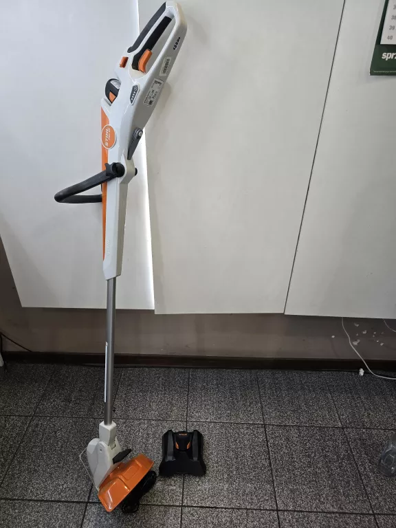 stihl-akumulatorowa-kosa-podkaszarka-trymer-fsa-30-2xaku-ladowarka-farbiarska-22e-mosina