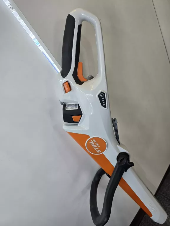 stihl-akumulatorowa-kosa-podkaszarka-trymer-fsa-30-2xaku-ladowarka-waga-narzedzia-230