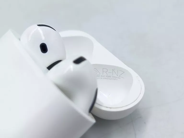 SŁUCHAWKI AIRPODS 4