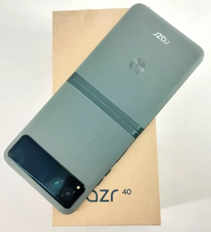 MOTOROLA RAZR 40 8 / 256GB + PUDEŁKO