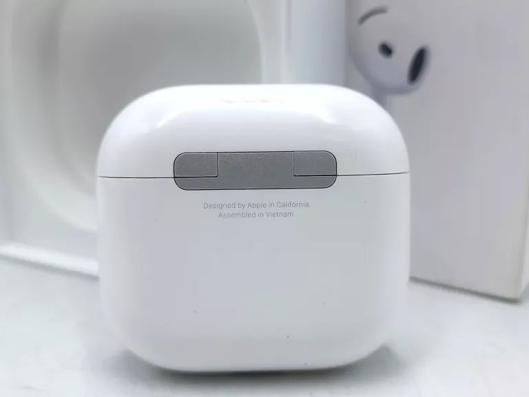 SŁUCHAWKI AIRPODS 4