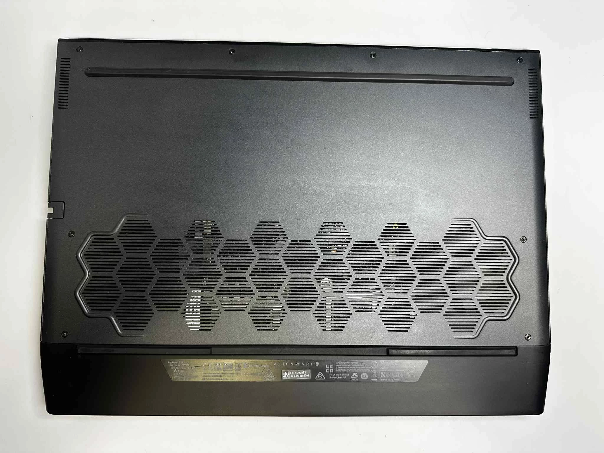 laptop-alienware-m15-r3-322tb-i9-rtx-2070-super-pojemnosc-dysku-2048