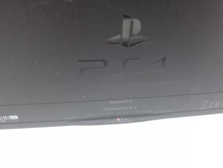 KONSOLA PS4 + 2 PADY+ GRY