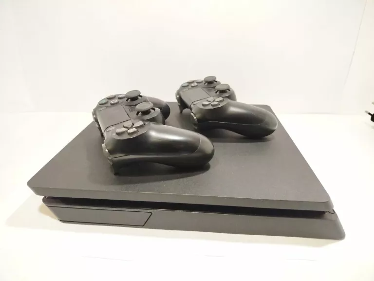 KONSOLA SONY PS4 1TB Z DWOMA PADAMI I GRAMI