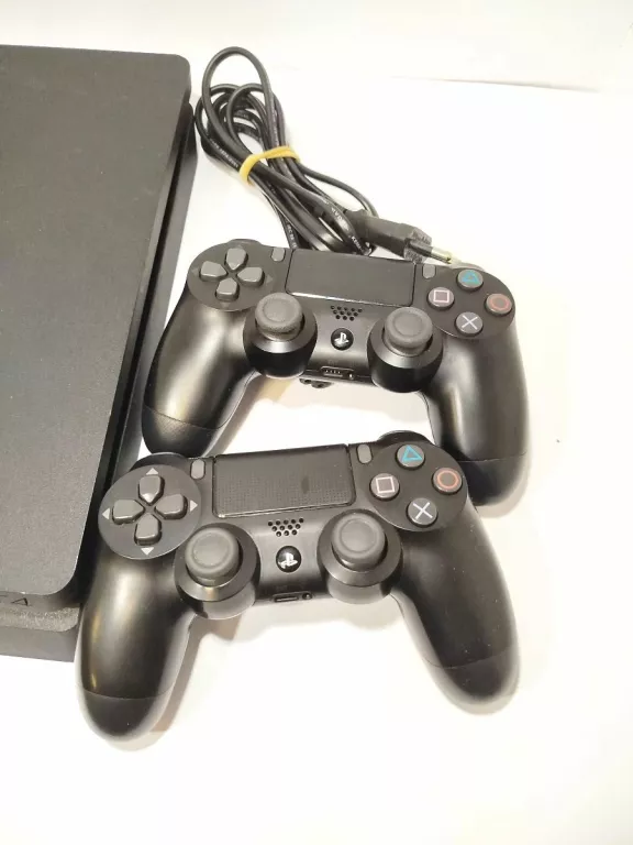 KONSOLA SONY PS4 1TB Z DWOMA PADAMI I GRAMI