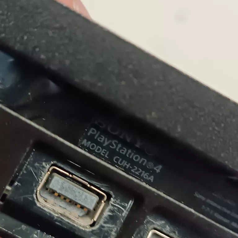 KONSOLA SONY PLAYSTATION 4 CUH-2216A