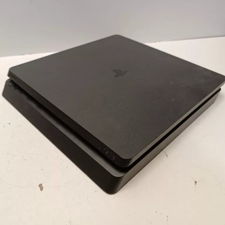 KONSOLA SONY PLAYSTATION 4 CUH-2216A