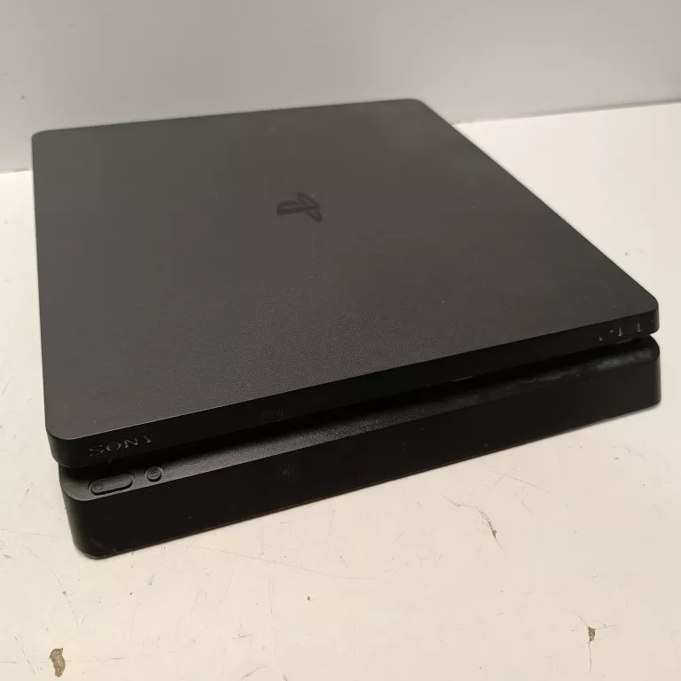KONSOLA SONY PLAYSTATION 4 CUH-2216A