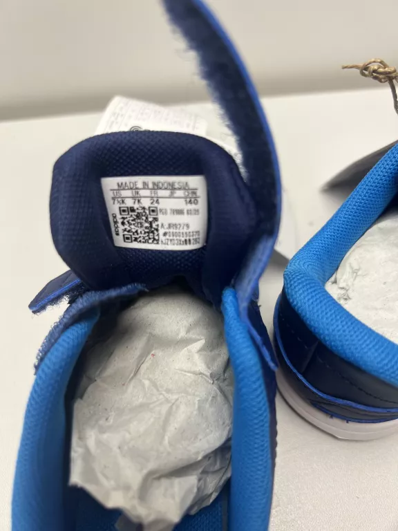 VS SWITCH 3 JR9279 ADIDAS R,24