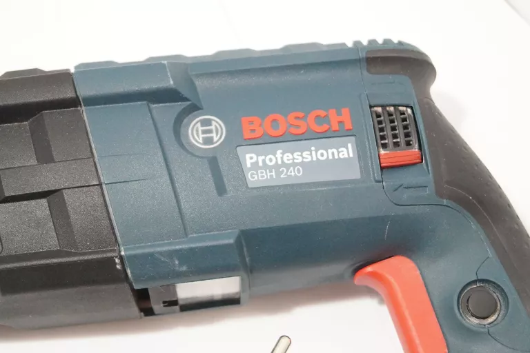 MŁOTOWIERTARKA BOSCH GBH 240