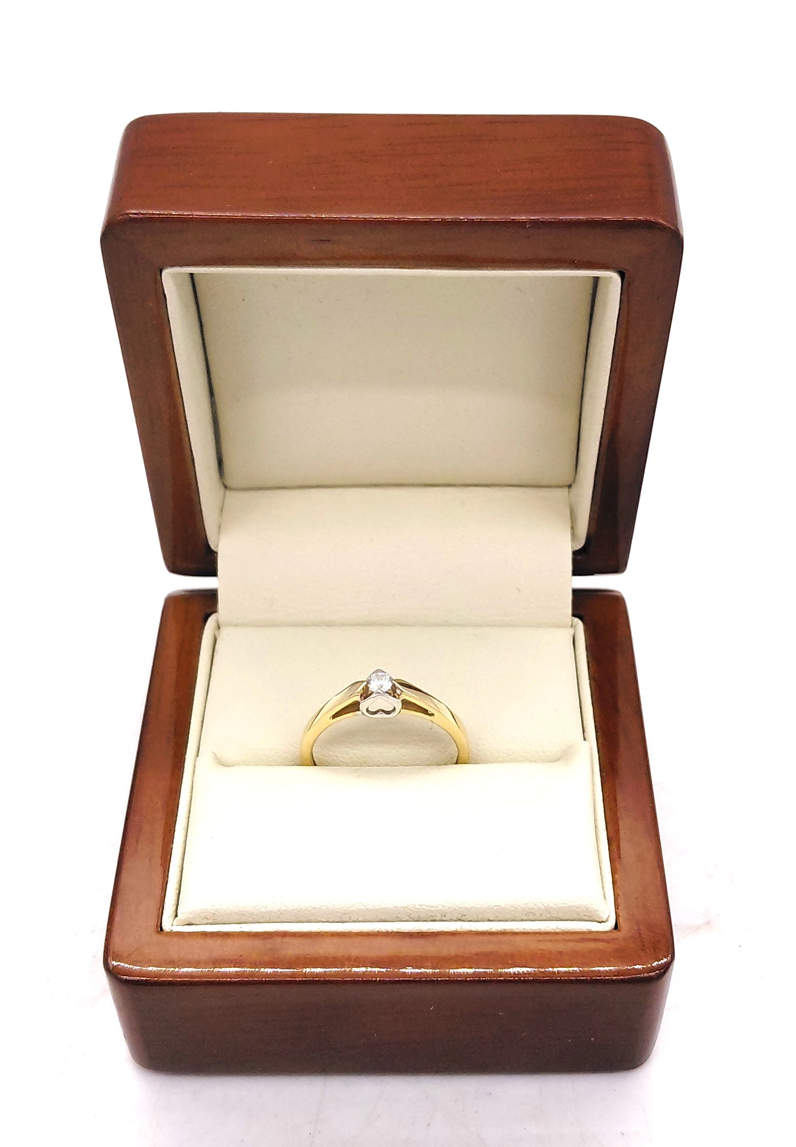 sliczny-zloty-pierscionek-585168g-aleja-sw-jana-pawla-ii-252-kolobrzeg