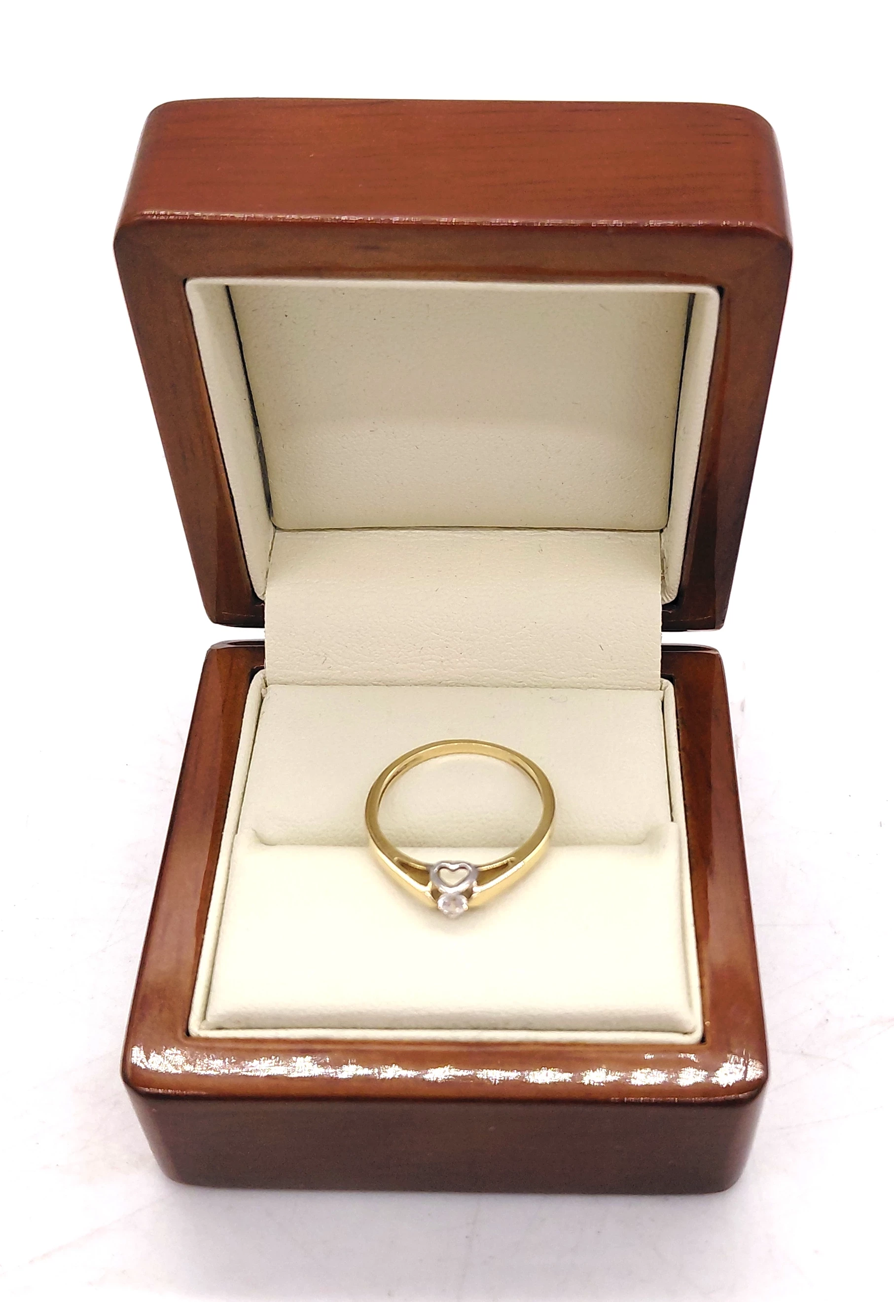 sliczny-zloty-pierscionek-585168g-material-15835-2