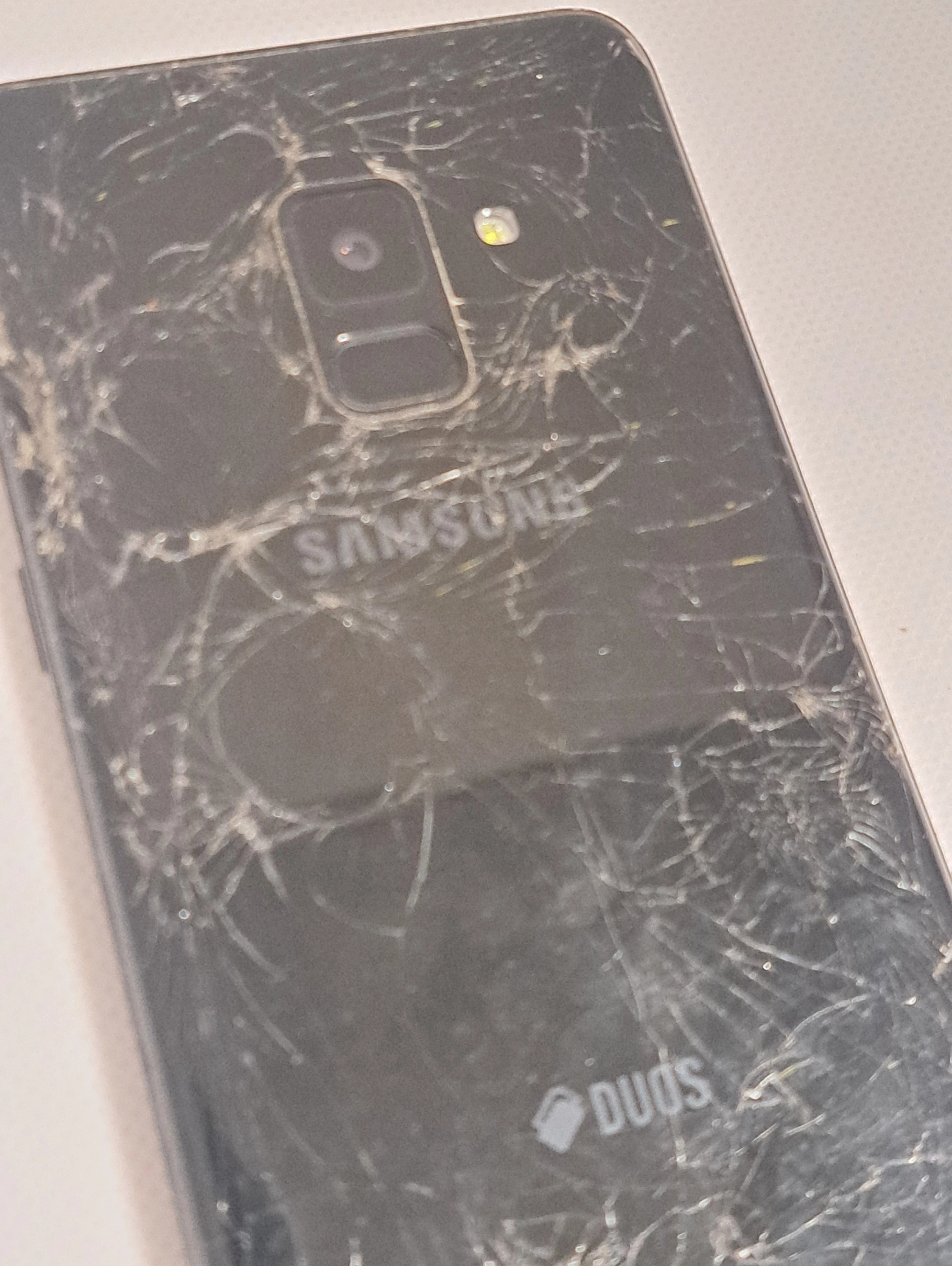 telefon-samsung-galaxy-a8-wbudowana-pamiec-202869-214197