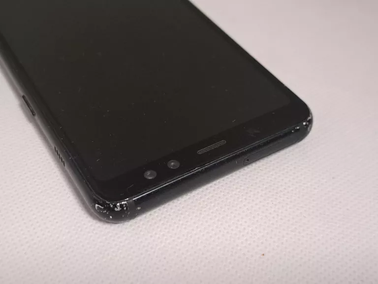 telefon-samsung-galaxy-a8-typ-202685-212929