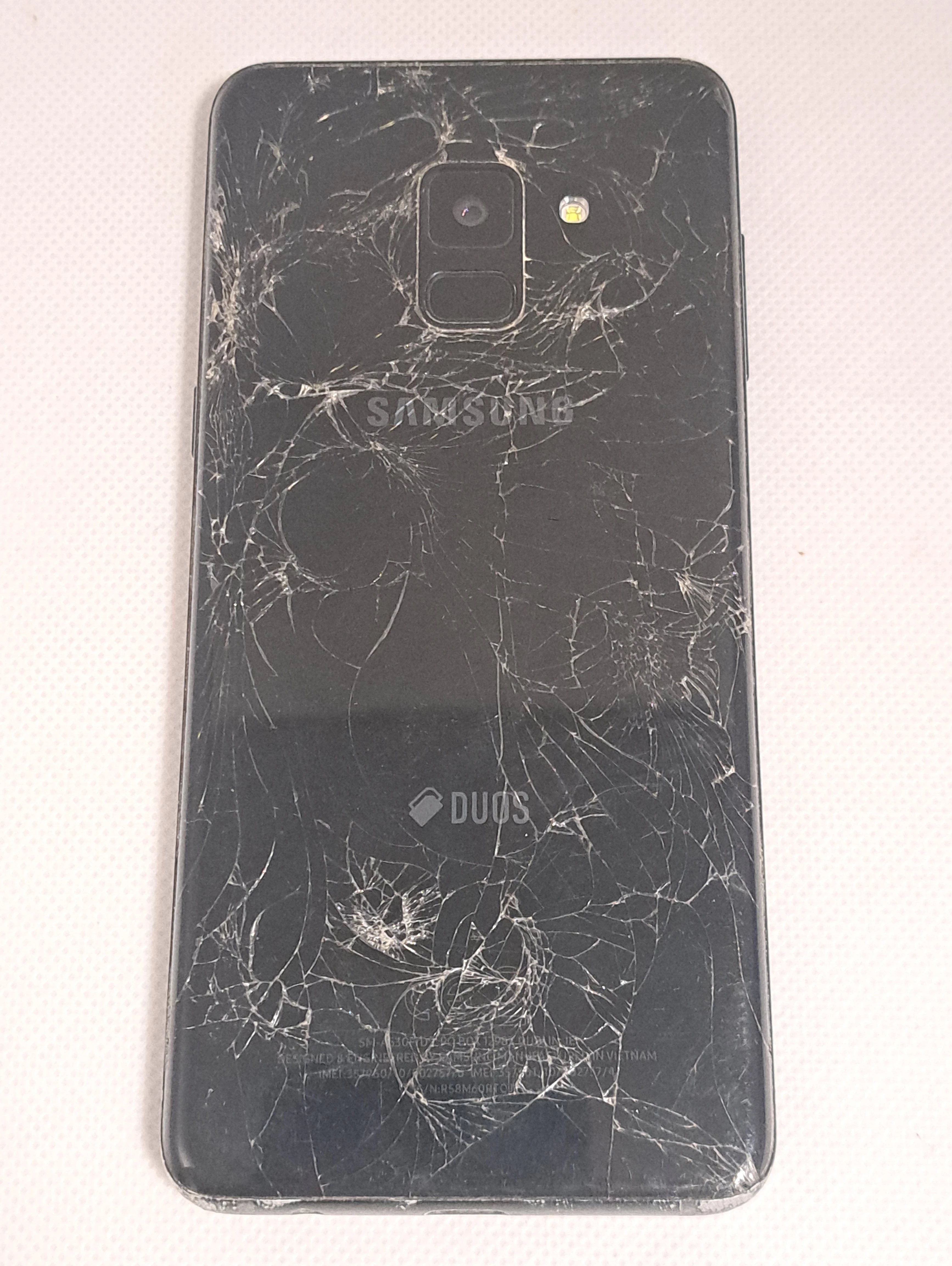 telefon-samsung-galaxy-a8-przekatna-ekranu-560