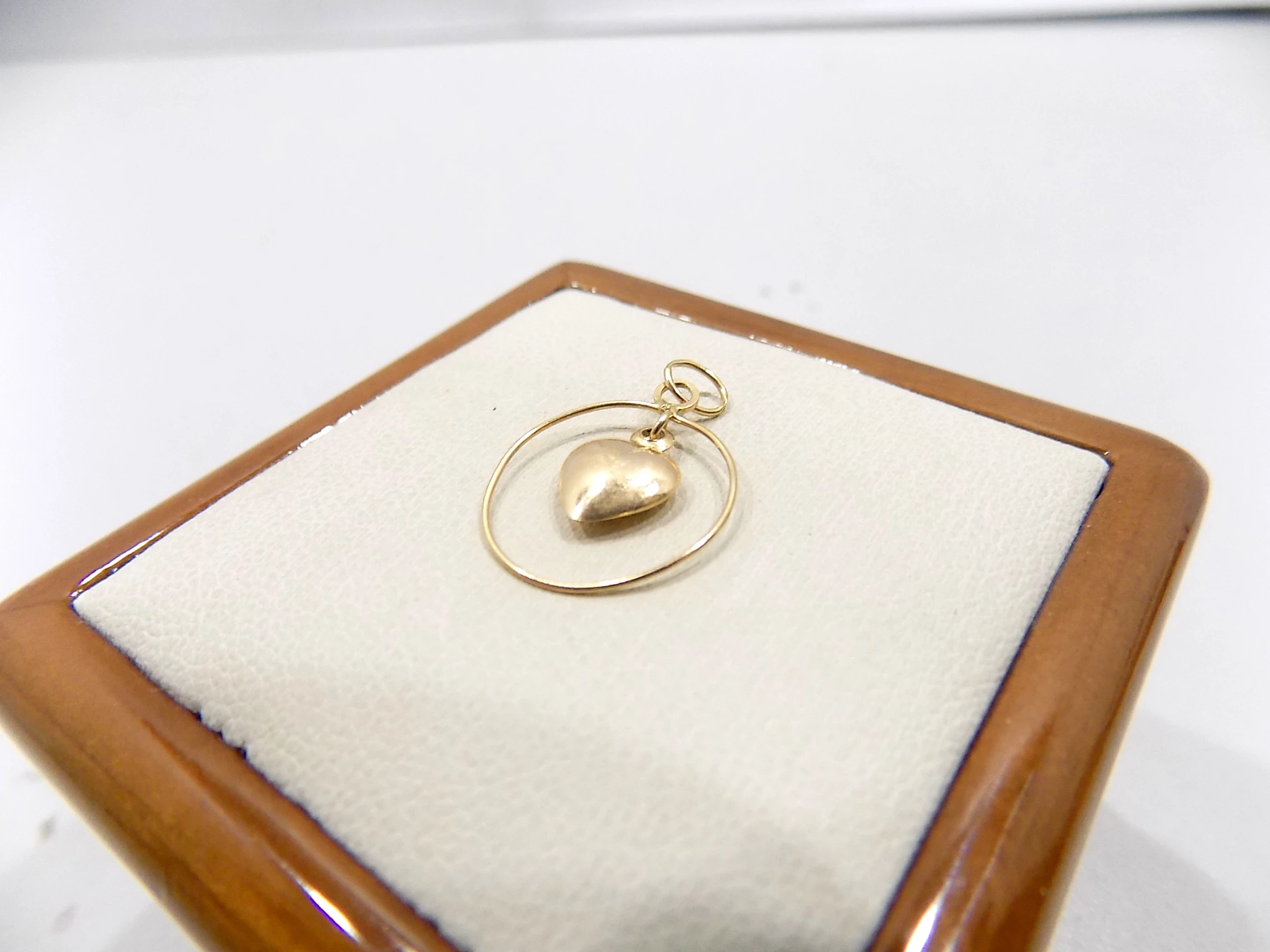 zlota-zawieszka-srece-waga-ok-041g-proba-585-rodzaj-2205-16