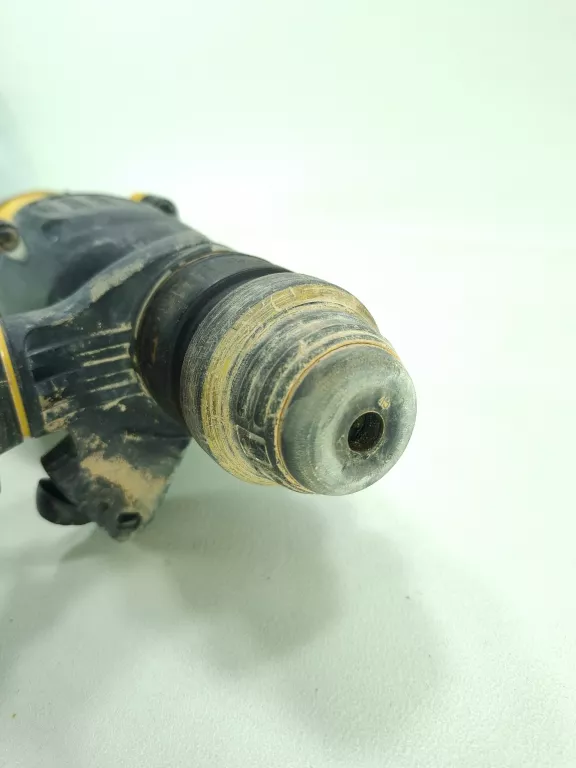 MŁOTOWIERTARKA DEWALT D25134~QS W WALIZCE